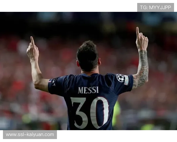 梅西回顾成长历程：从先天疾病到足坛巨星的逆袭之路